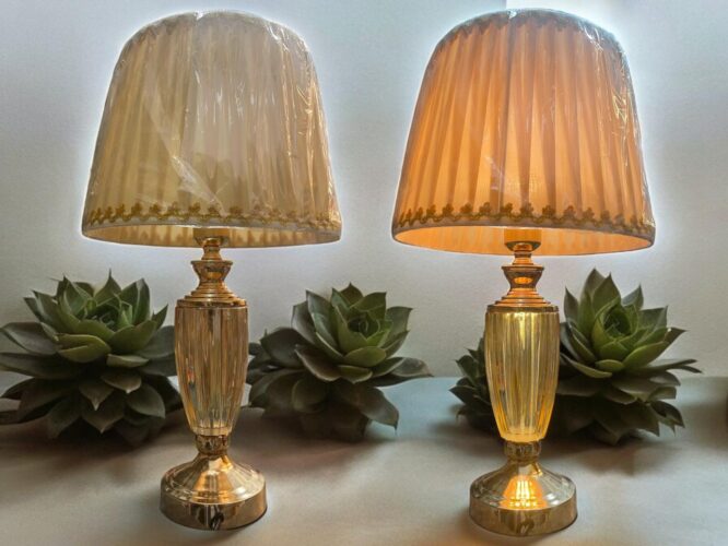 1813 - DECORATIVE TABLE LAMP (24PCS)