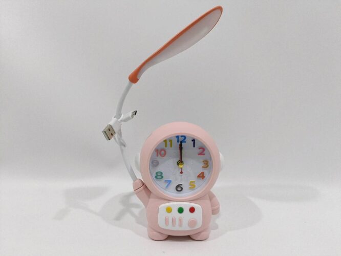 CD263 - PLASTIC ALARM CLOCK WITH LAMP (96PCS)